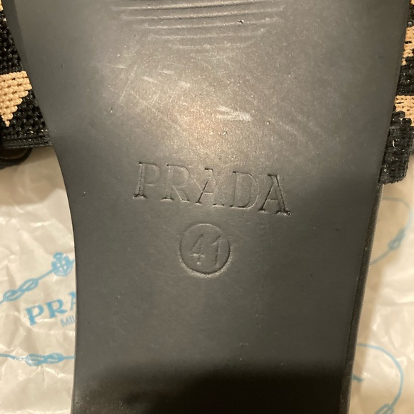 Prada sandals with adorable heel - Picture 2 of 3